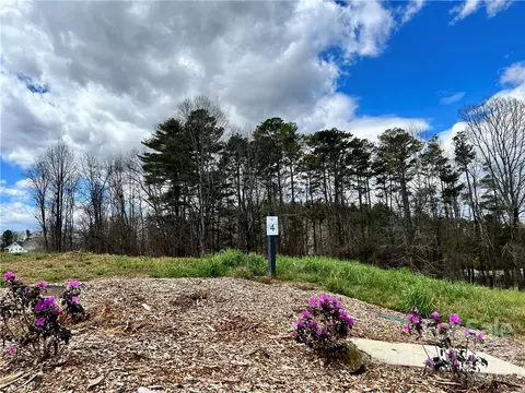 202 Westridge Farm 4 Rd #4, Asheville, NC 28804
