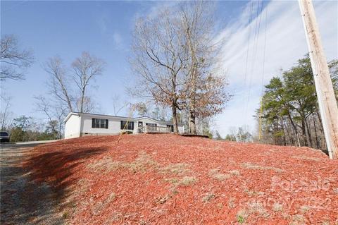 174 Twin Dr, Mill Spring, NC 28756 photo 4