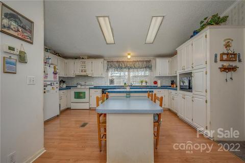 784 Harmony Ln, Mill Spring, NC 28756 photo 9