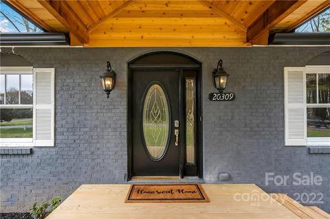 20309 Pinehurst Dr, Cornelius, NC 28031 photo 3