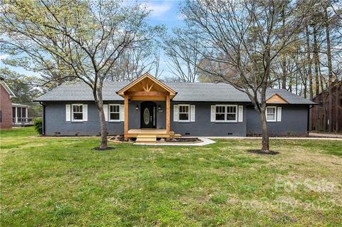 20309 Pinehurst Dr, Cornelius, NC 28031 photo 1