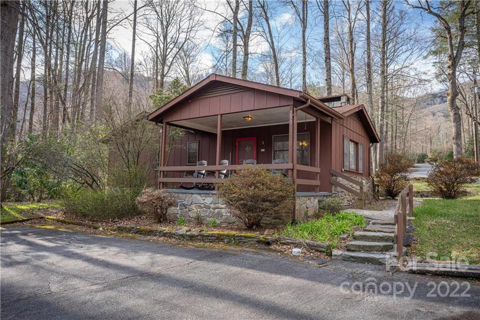 277 Twinbrook Ln, Maggie Valley, NC 28751 36 Photos MLS 3843456