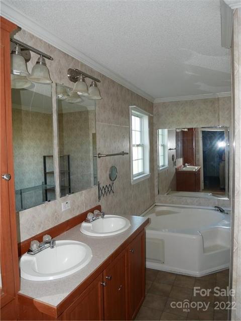 2041 Carpenter Square Rd, Crouse, NC 28033 photo 9