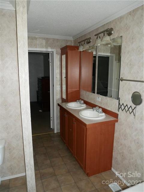2041 Carpenter Square Rd, Crouse, NC 28033 photo 10