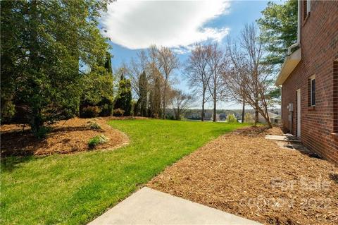 115 Mariners Point Ln, Hickory, NC 28601 photo 35
