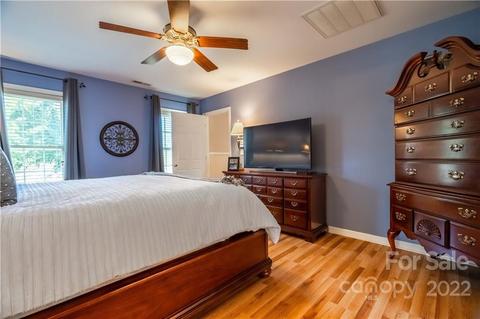 115 Mariners Point Ln, Hickory, NC 28601 photo 18