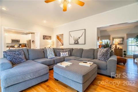 115 Mariners Point Ln, Hickory, NC 28601 photo 5