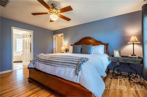 115 Mariners Point Ln, Hickory, NC 28601 photo 17
