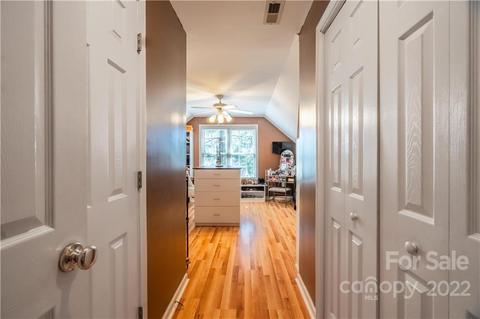 115 Mariners Point Ln, Hickory, NC 28601 photo 25