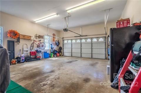 115 Mariners Point Ln, Hickory, NC 28601 photo 32