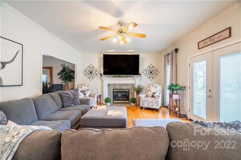 115 Mariners Point Ln, Hickory, NC 28601 photo 3