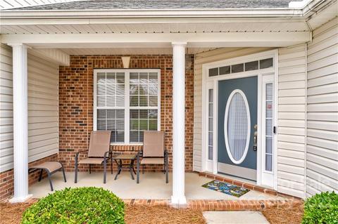 608 Amethyst Cir, Fort Mill, SC 29708 photo 2