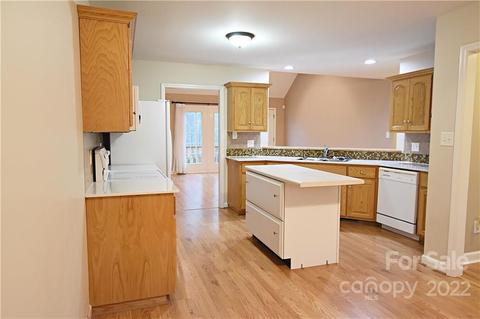 3032 Stonebridge Ln, Lancaster, SC 29720 photo 4