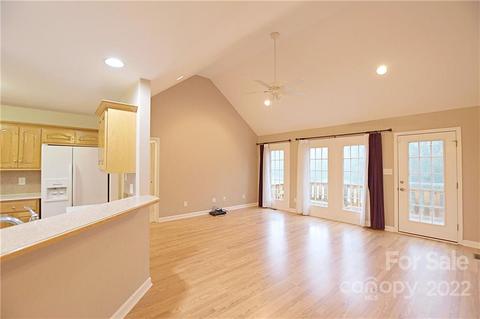 3032 Stonebridge Ln, Lancaster, SC 29720 photo 2