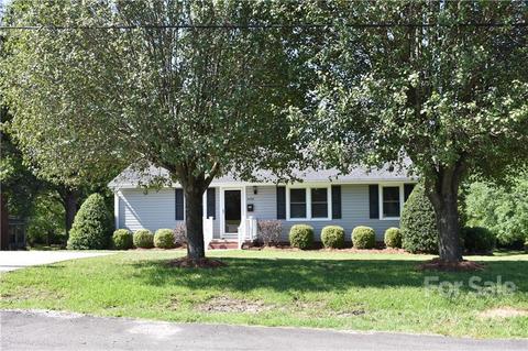 608 Normandy Rd, Lancaster, SC 29720 photo 1