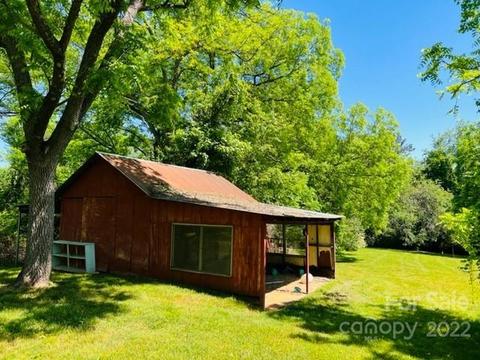 237 1st St E, Conover, NC 28613 photo 8
