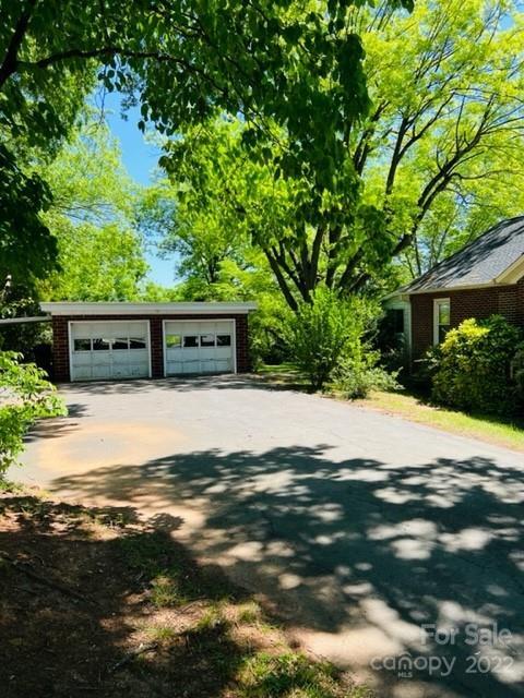 237 1st St E, Conover, NC 28613 photo 5