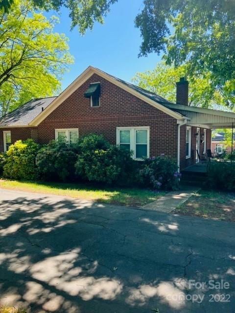 237 1st St E, Conover, NC 28613 photo 4