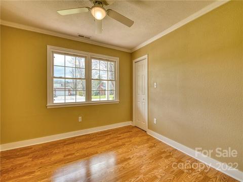 87 Levi St, Clyde, NC 28721 photo 12