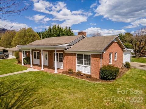 87 Levi St, Clyde, NC 28721 photo 3