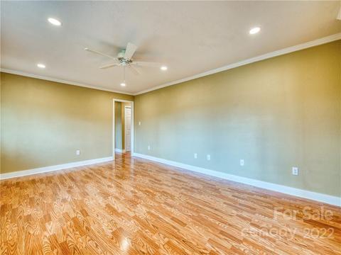 87 Levi St, Clyde, NC 28721 photo 5