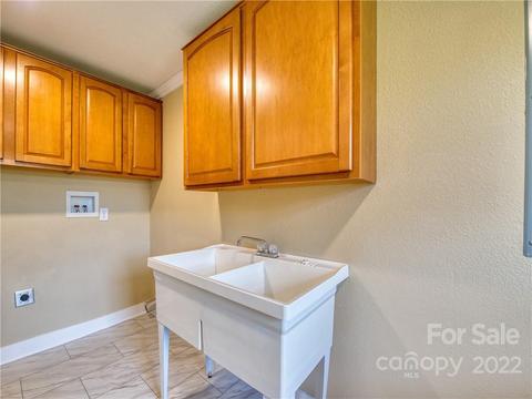 87 Levi St, Clyde, NC 28721 photo 21