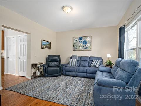 82 Poplar St, Brevard, NC 28712 photo 5