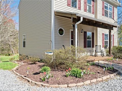 82 Poplar St, Brevard, NC 28712 photo 2