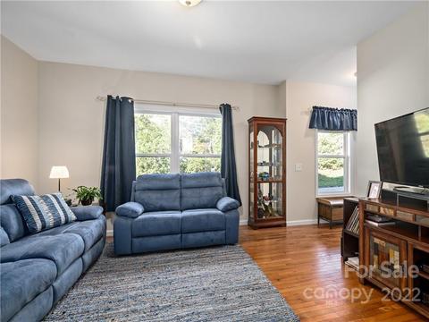 82 Poplar St, Brevard, NC 28712 photo 6