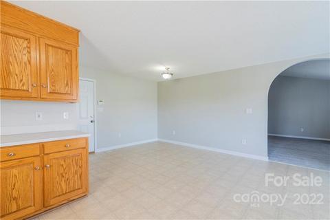 5007 Deer Run Dr, Crouse, NC 28033 photo 9