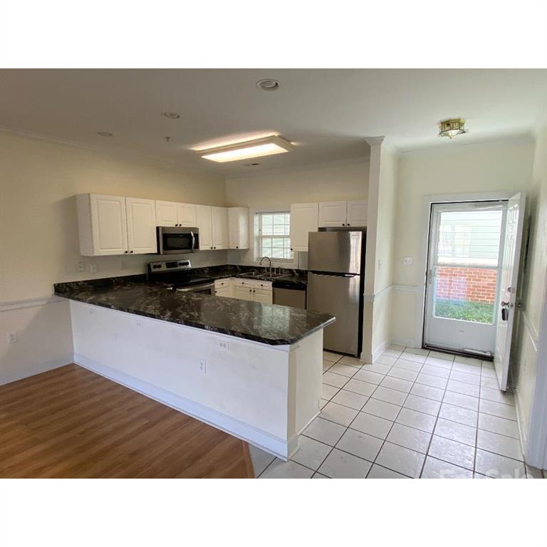  8957 Meadow Vista Rd, Charlotte, NC 28213 photo 4