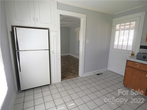 809 3rd St SE, Conover, NC 28613 photo 3