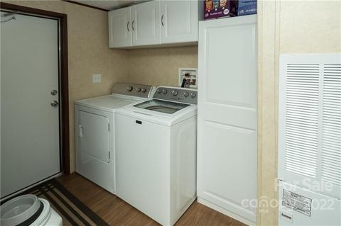 184 Albert Dr, Flat Rock, NC 28731 photo 9