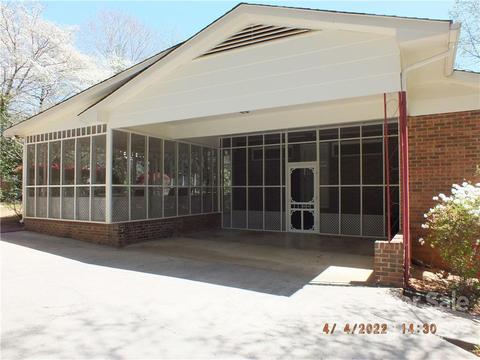 1760 Windsor Dr, Lancaster, SC 29720 photo 2