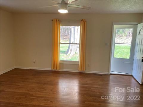 124 Brookside Ln, Morganton, NC 28655 photo 3