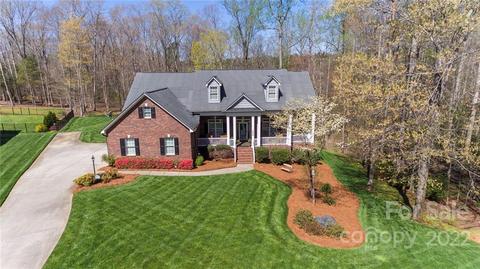 1606 Marchele Ct, Stanley, NC 28164 photo 1