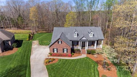 1606 Marchele Ct, Stanley, NC 28164 photo 5