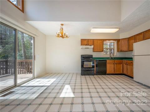 656 Firefly Ln, Saluda, NC 28773 photo 5
