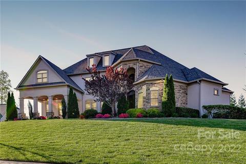 18114 Bear Track Dr, Davidson, NC 28036 photo 1