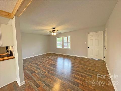4555 Queens Rd, Hickory, NC 28602 photo 6
