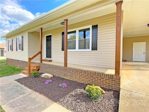 4555 Queens Rd, Hickory, NC 28602 photo 2
