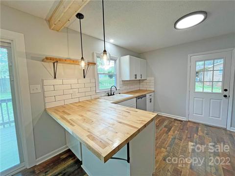 4555 Queens Rd, Hickory, NC 28602 photo 7
