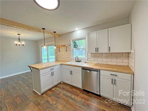 4555 Queens Rd, Hickory, NC 28602 photo 8