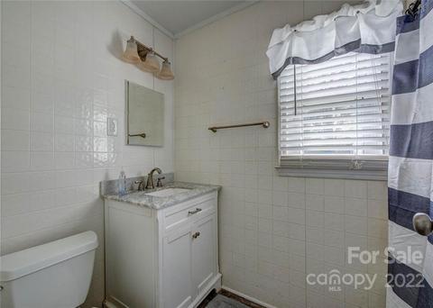 112 S Pine St, Lowell, NC 28098 photo 18