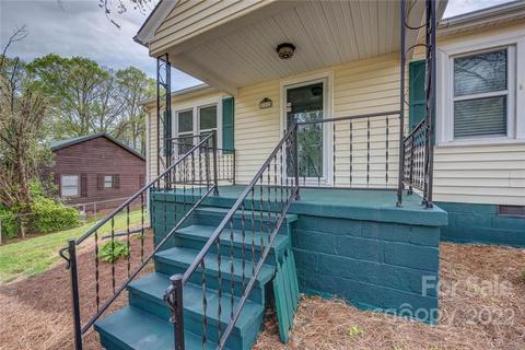 112 S Pine St, Lowell, NC 28098 photo 5