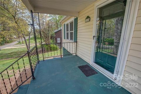 112 S Pine St, Lowell, NC 28098 photo 6