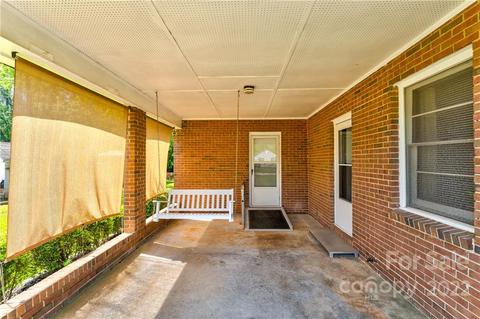 1066 Laurel Ave, Lancaster, SC 29720 photo 4