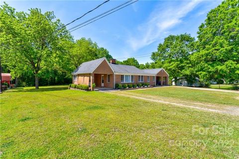 1066 Laurel Ave, Lancaster, SC 29720 photo 3