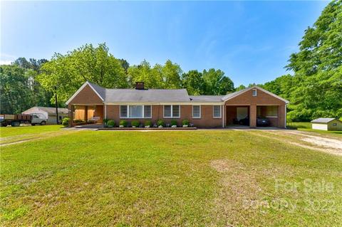 1066 Laurel Ave, Lancaster, SC 29720 photo 1