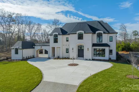 8018 Litaker Manor Ct, Charlotte, NC 28270